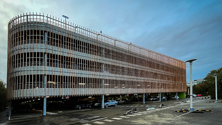 RENAULT Parking Silo 800 places - aotu architecte - agence d'architecture a Lyon