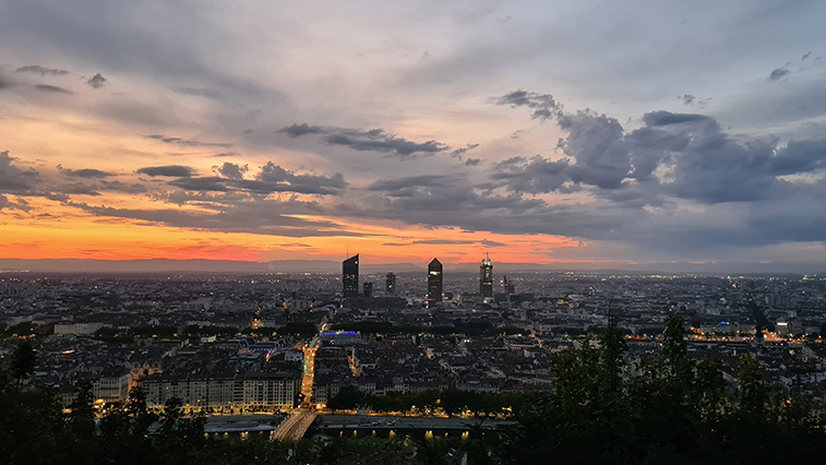 vue panoramique de lyon prise par l'agence aotu architecte de lyon